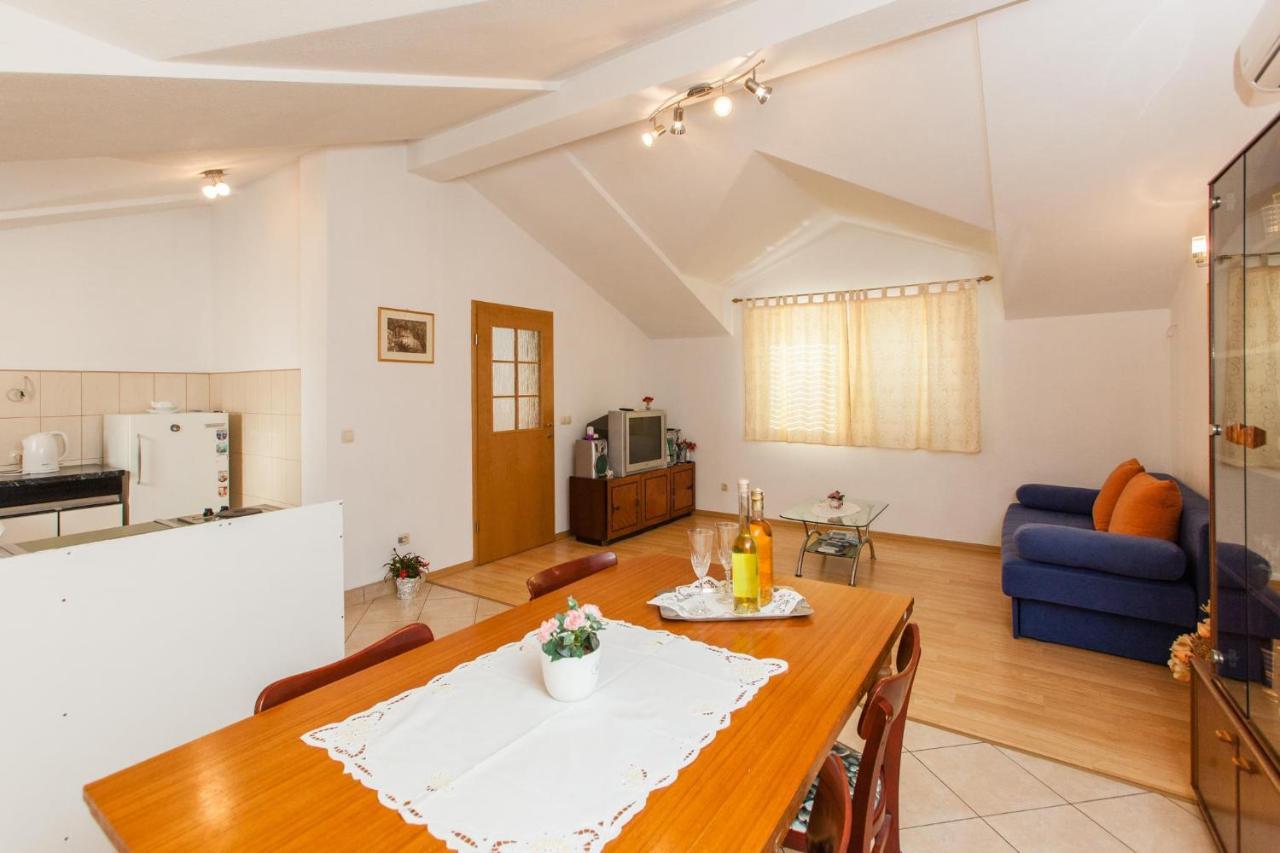 Holiday Home Beata Трогір Екстер'єр фото