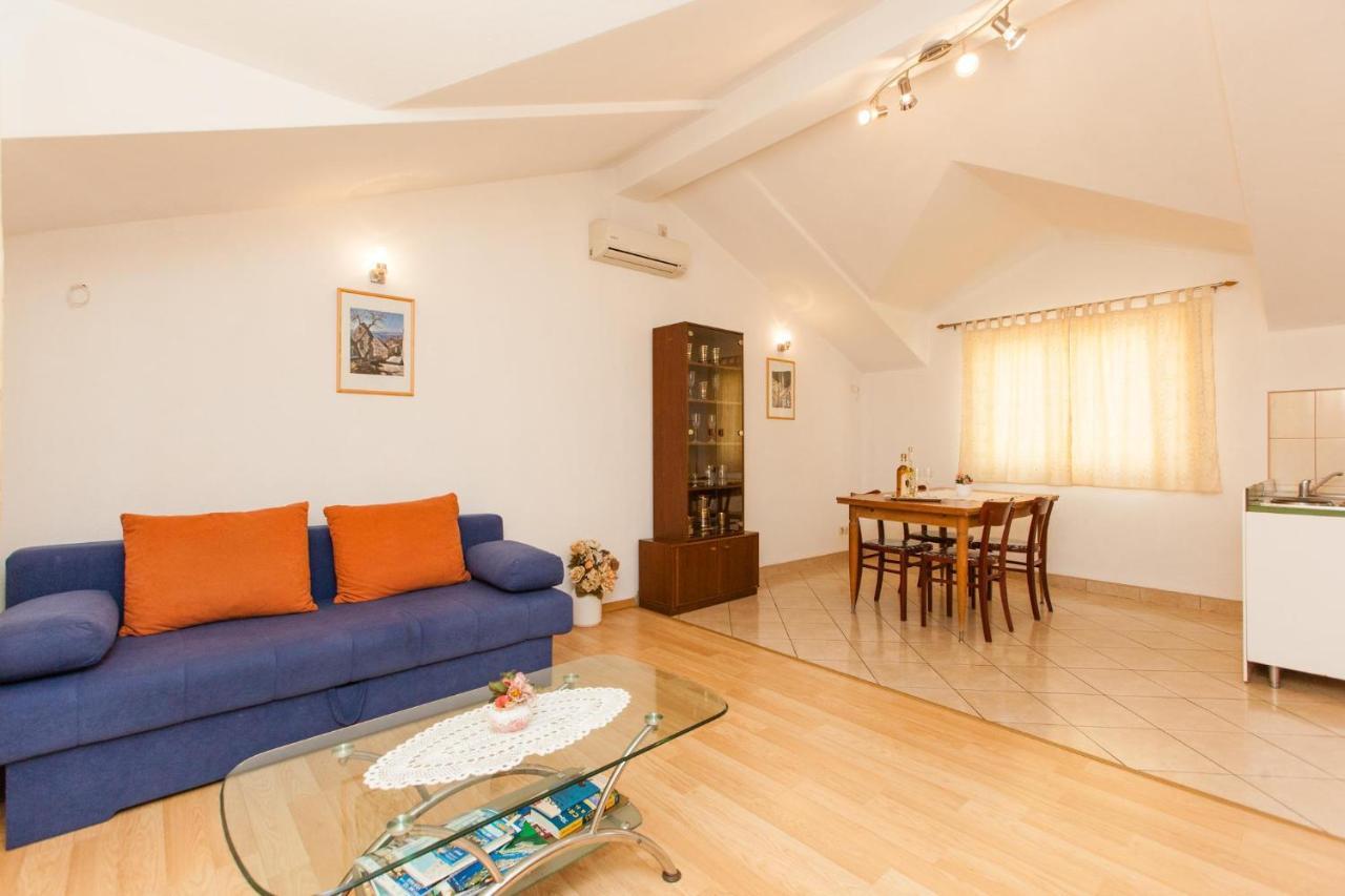 Holiday Home Beata Трогір Екстер'єр фото