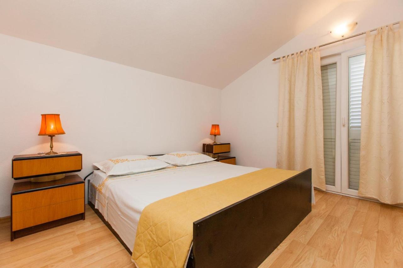 Holiday Home Beata Трогір Екстер'єр фото