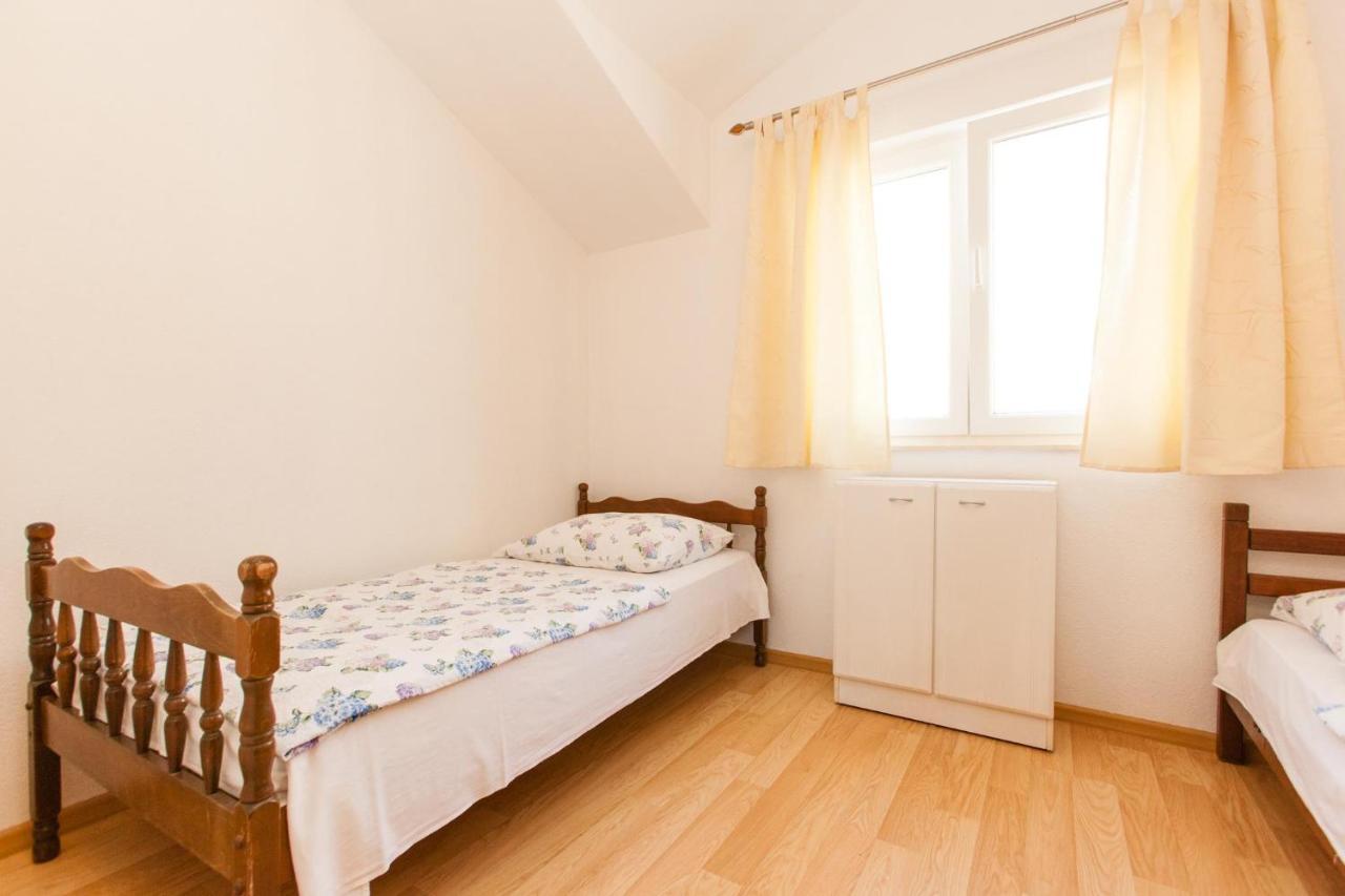 Holiday Home Beata Трогір Екстер'єр фото