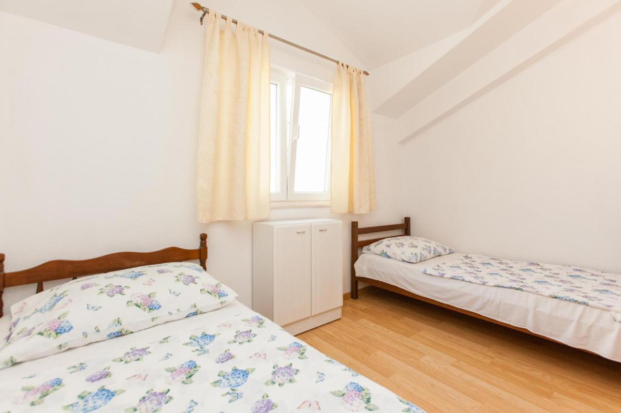 Holiday Home Beata Трогір Екстер'єр фото