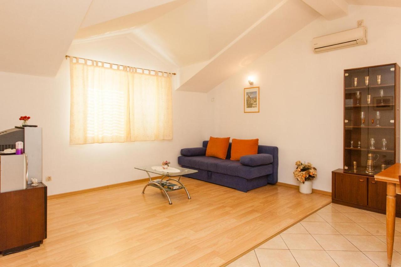 Holiday Home Beata Трогір Екстер'єр фото